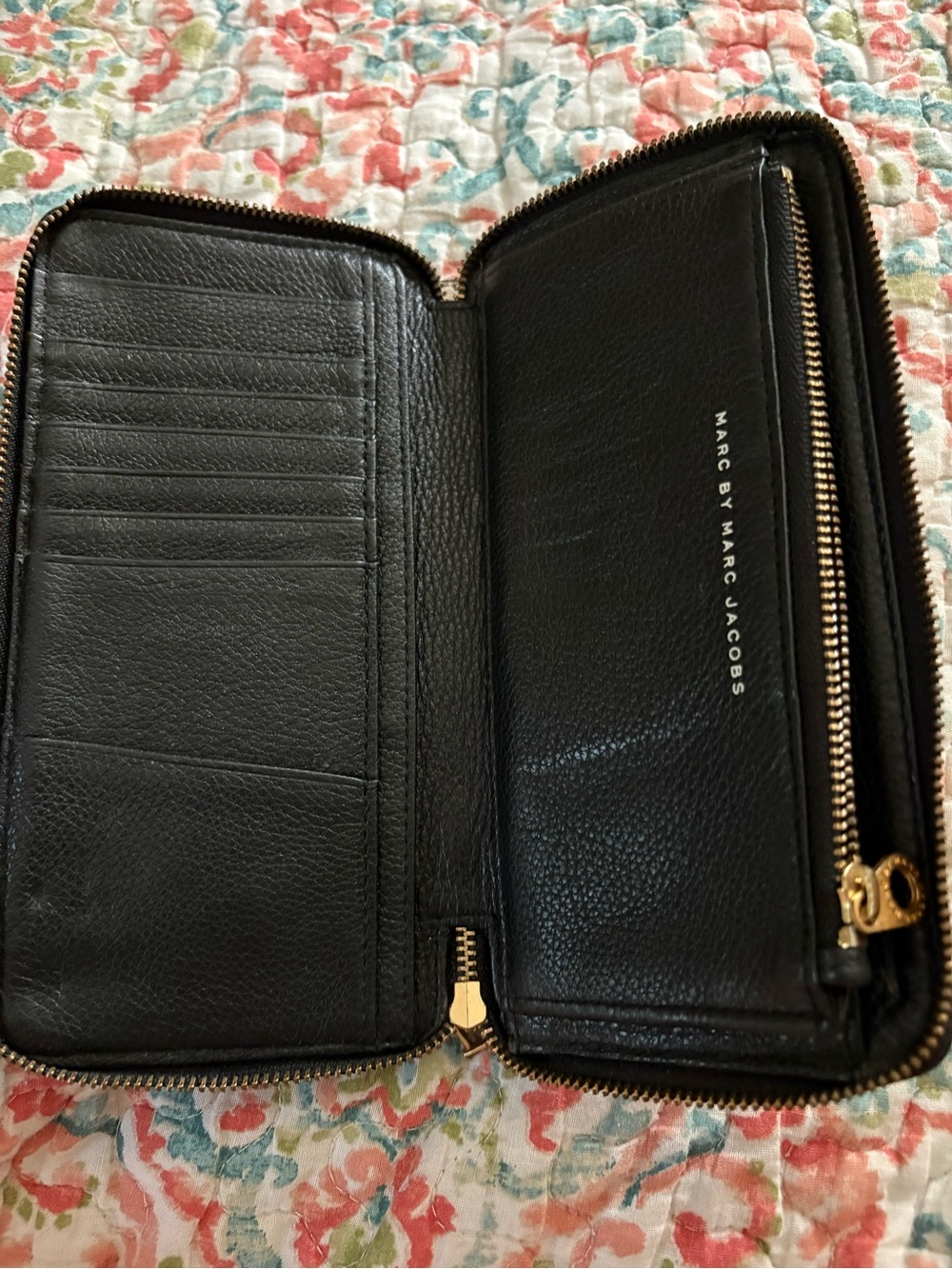 Marc by Marc Jacobs Black Zip Wallet - Picture 5 of 7